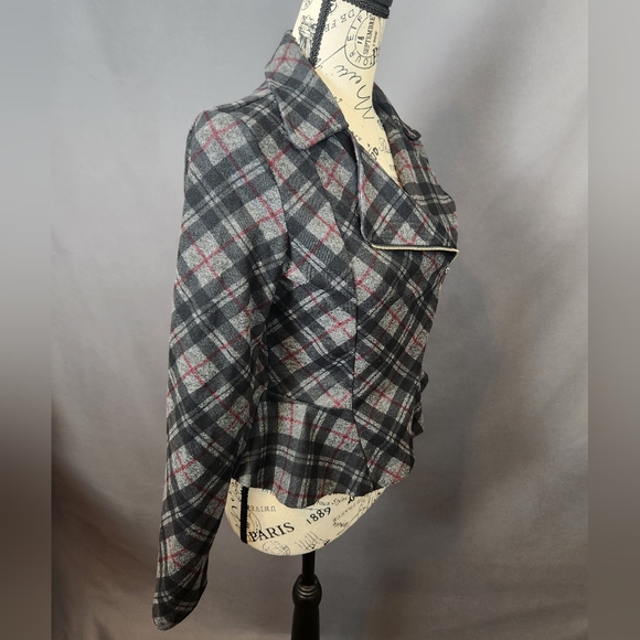 Plaid Zip-Up Jacket w/Ruffle Bottom Black and Red sz Small - Picture 6 of 7